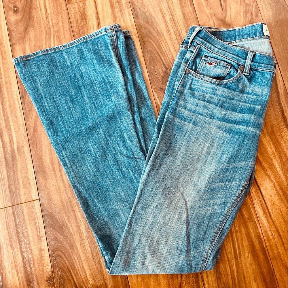 3L Hollister Co. low rise flared jeans